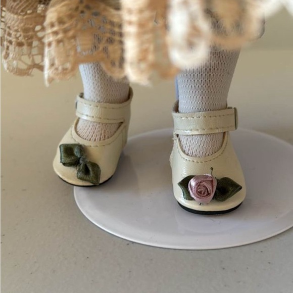 Porcelain Doll - Picture 3 of 5